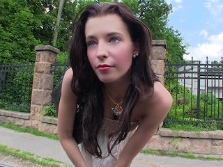 Stranded Teens - Teen Elisabeth needs a ride