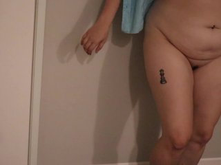 Cringey Youtuber Drinks Growth Serum and Becomes a Giantess