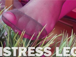 Nylon toes play with artificial grass
