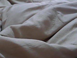 Comparto cama con Madrastra de culo redondo folla con Hijastro