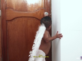 Jorgito el Guayaco debuta en el porno como cupido y folla con blanca tetona