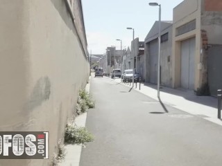 MOFOS - Jordi El Gets A Naughty Suprise Form Valeria Valois In The Middle Of The Road