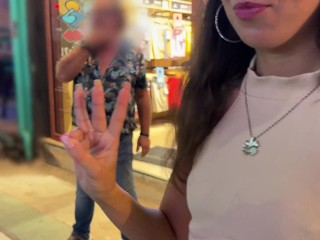 Снял проститутку на улице и выебал ее во все щели, кончил на лицо