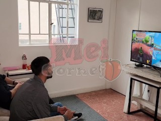 Me cojo al amigo de mi esposo mientras él va a la tienda