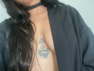 "Déjamela suavecita para que me puedas follar!" Madrastra traviesa pide a su hijastro que le afeite