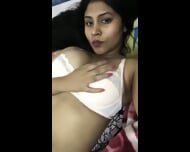 Desi Aunty Flashing Boobs