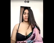 indian hot gayatri boobs show