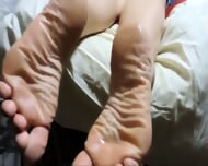 Fucking Her Wrinkled Feet - A MILF's Footjob