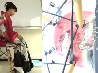 Subtitled Japanese kimono pee desperation failure in HD