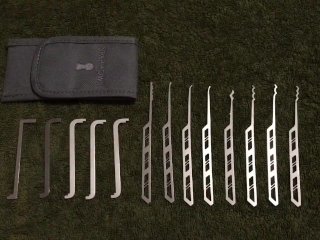 Sparrows Dark Shift Lockpit Kit Review Video and How to Pick a Lock