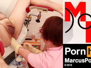 Marcus Pollack wird auf dem Gynstuhl in den Arsch gefistet