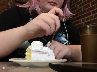 eat cake with me in my school's cafeteria