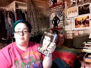 The Book Bitch -- I Hate Myselfie Review [Mirror]