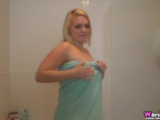 Step Sister Gets Steamy In The Shower