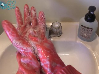 MILF Uses Protection Before Getting Dirty