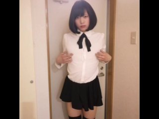 玄関で女装してオナニー