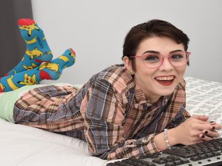 AMATEUR SOUTHERN BELLE MEGAN FOOT FETISH PLAY ON WEBCAM