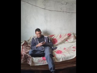 Снова слушаю разговорное радио.