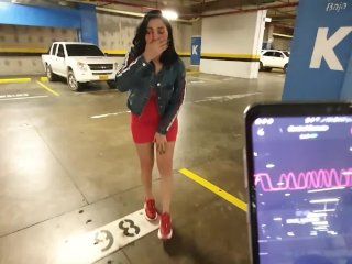 I want to squirt at the Mall parking lot