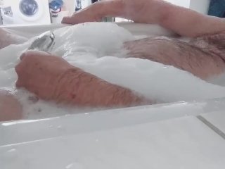 pregman in labor and cuming in the bathtub