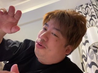 SNSマーケティングについて語る男