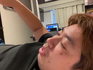 宇宙人が地球にいる可能性について語る男