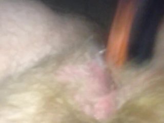 Makin my pussy creamy using a hairbrush