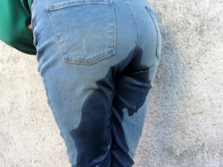 My strong pissing in my jeans on public place