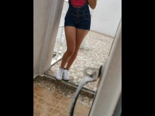 ESPIANDO a MI NUEVA VECINA y terminamos FOLLANDO