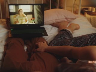 Amateur couple simultaneous orgasm while watching movie