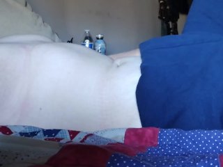 Playing an Fingering my clit in sweatpants