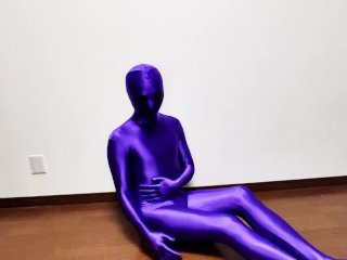 全身タイツの重ね着を楽しむ