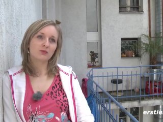 Ersties: Süße Maus aus Nürnberg verwöhnt sich vor Kamera