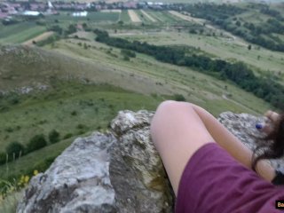 Porno romania tanara sportiva fututa într-o cetate parasita surprinsa de vizitatori