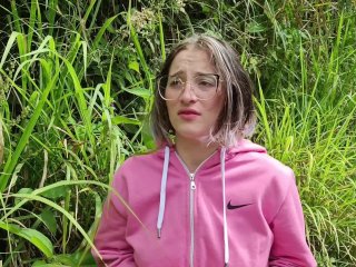 DESCONOCIDA PIDE QUE LA LLEVEN A SU CASA Y PAGA CON SEXO EN EL BOSQUE