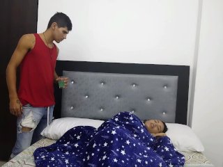Me Follo a la Puta  Mientras Estamos en una Reunión Familia