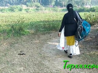 Desi cute village girl fucking in city.  गाँव की देसी लड़की को शहर ले जाकर चोदा ।