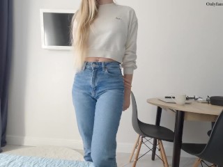 Stepsister offered coffee ☕️ but I her into sex 😈 Сum in her tight pussy 💦
