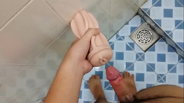 quay tay voi sextoy
