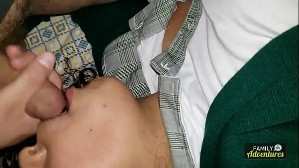 encontre a mi hermanastra colegiala despues de clases y me la cog&iacute_