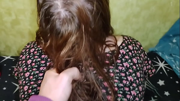 Девка с большой попой очень громко стонет [Домашние порно видео]
