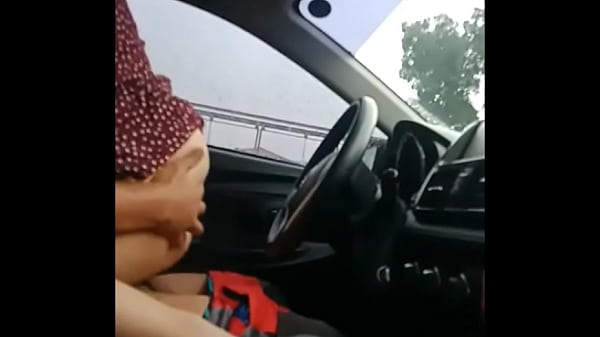 Kantot Sa Kotse ang Inabot ng Malibog Na Call Center Agent