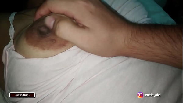 Se mete a mi cuarto para FOLLARME aprovechando que mis jefes no estan en casa (pov)
