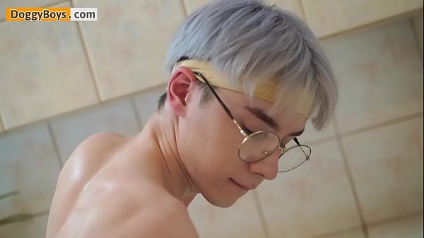 Karol Gajda&rsquo_s Bath Time With Ass Play & Jerk Off