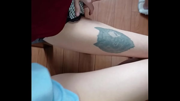 My classmate and I masturbate riskily under the table in class