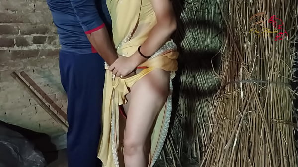 Brother-in-law and sister-in-law have sex outside the house