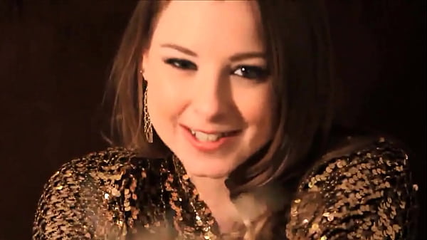 Blonde Stunner Sunny Lane&rsquo_s Intense Solo Dildo Session!