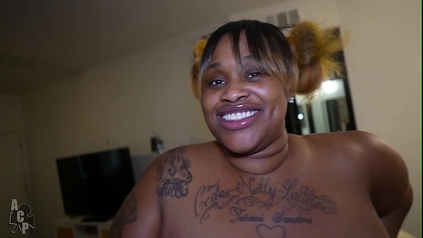 Neighborhood Plumber Fucks Married Women After She Calls For His Great Service