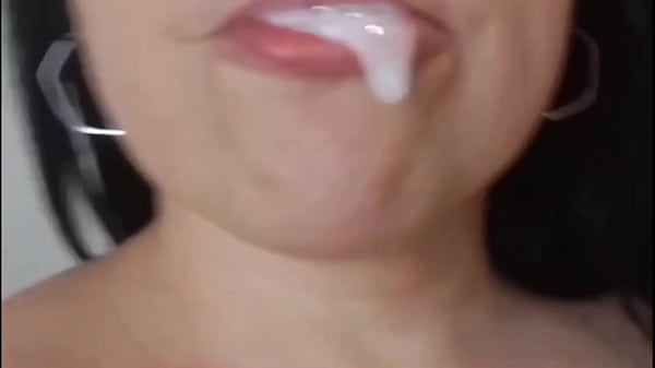 Fui surpreendido com com grava&ccedil_&atilde_o de duas mulheres decolando o velcro ao lado da piscina de casa! v&iacute_deo completo no RED