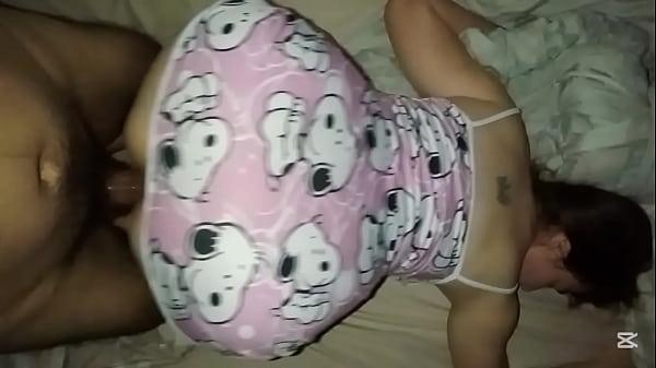 Culona tetona milf latina cuarentona vieja cachonda le gusta montar en la verga. casero